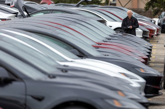 Preview Tesla обвинили в обмане владельцев электрокаров