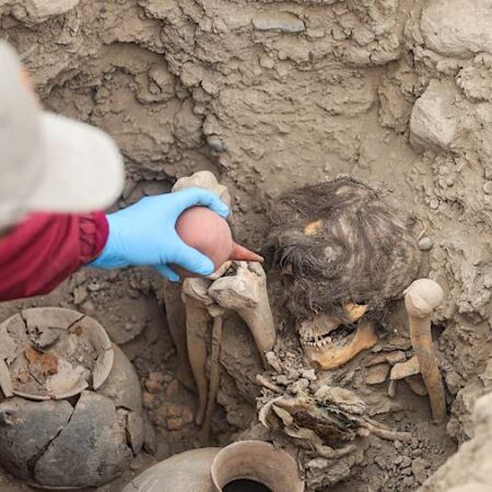 В пригороде Лимы найдена мумия женщины, захороненной более тысячи лет назад