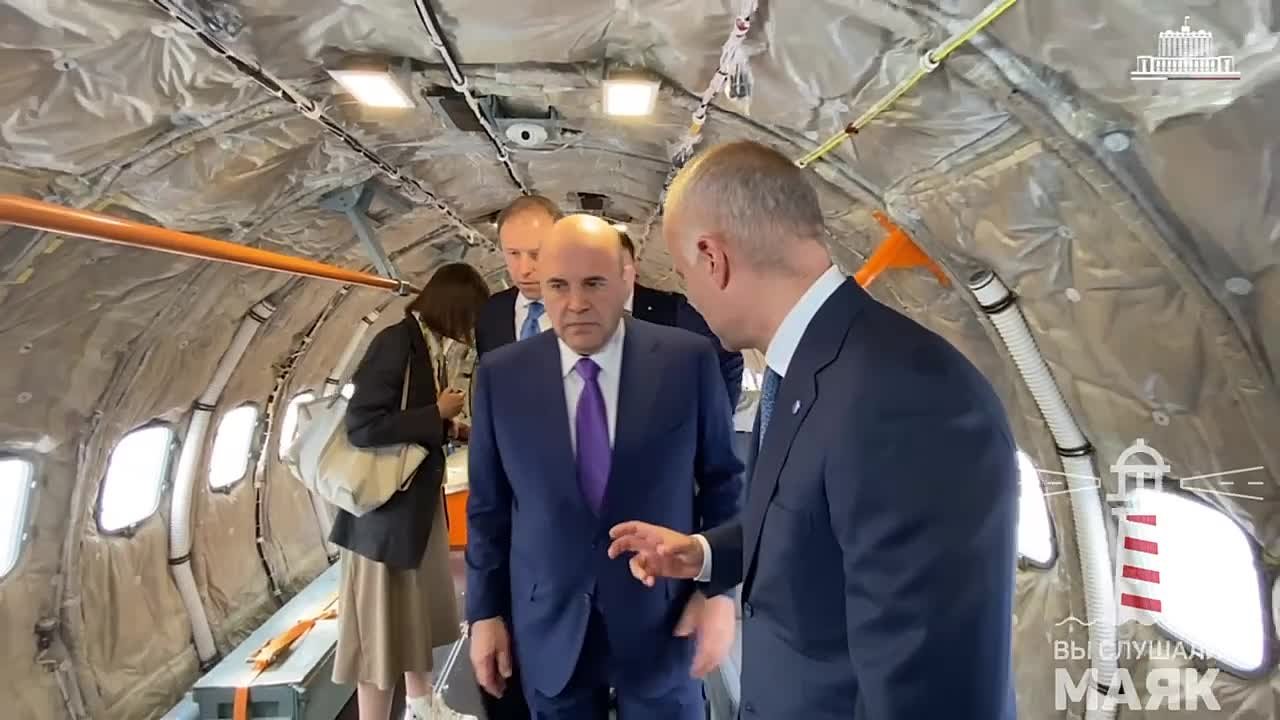 Preview Мишустин осмотрел самолет Ил-114-300