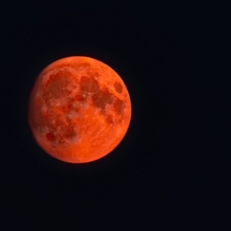 Над Москвой взошла ‘оленья луна’