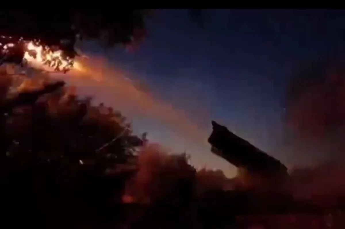 Preview Новейшая огнеметная система ТОС-3 «Дракон» замечена в зоне СВО