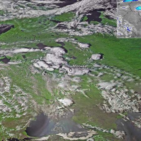 Роскосмос показал спутниковые снимки циклона, принесшего в Москву дождь и град