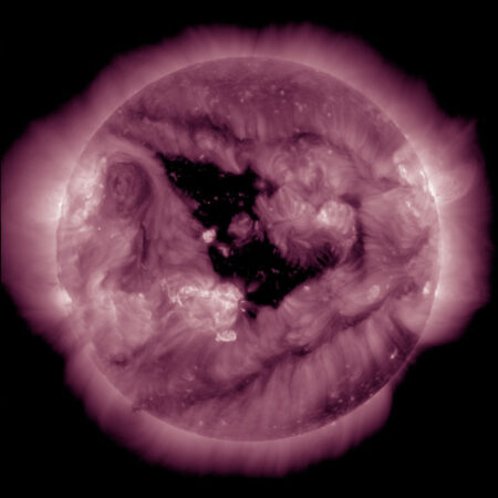 ИКИ РАН: полярные корональные дыры появились на Солнце впервые за несколько лет