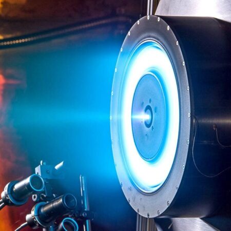 МАИ создает инновационный двигатель Холла для космических аппаратов