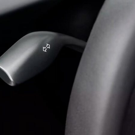 Tesla возвращает подрулевые переключатели в Model 3 по запросу
