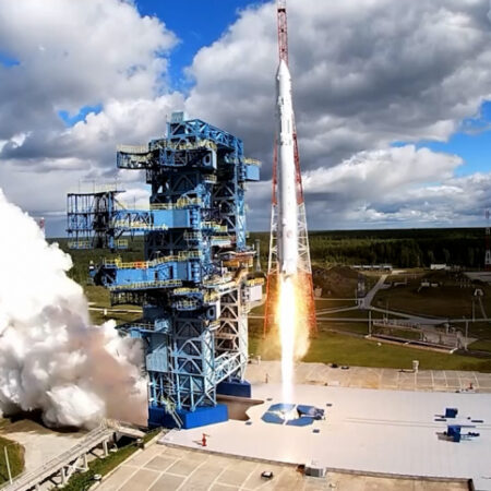Успешный запуск ракеты-носителя «Ангара-1.2» с военными спутниками