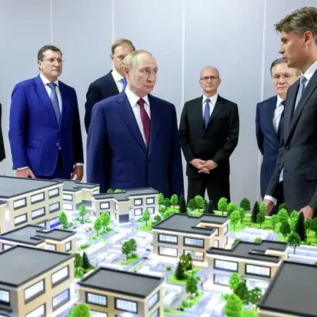 Визит Владимира Путина на выставку научно-образовательных достижений в Сарове