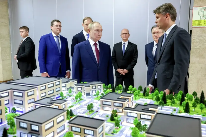 Preview Визит Владимира Путина на выставку научно-образовательных достижений в Сарове