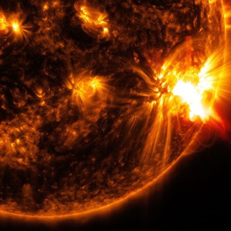На Солнце продолжается беспрецедентная многодневная вспышка