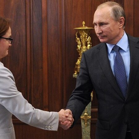 Президент Путин одобряет работу Центробанка и Правительства