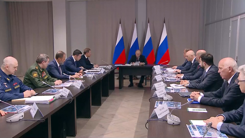 Preview Президент Путин провел совещание по развитию двигателестроения в Самаре