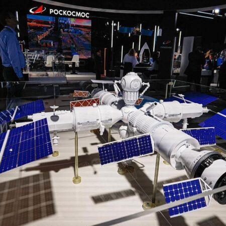 Роскосмос выбирает орбиту для новой российской станции