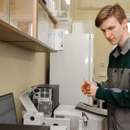 Ученые Саратовского университета усилили «химический свет» для криминалистики и медицины