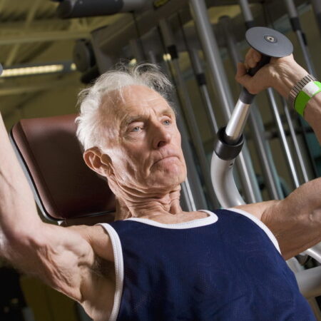 Простые силовые упражнения улучшают качество жизни в пожилом возрасте