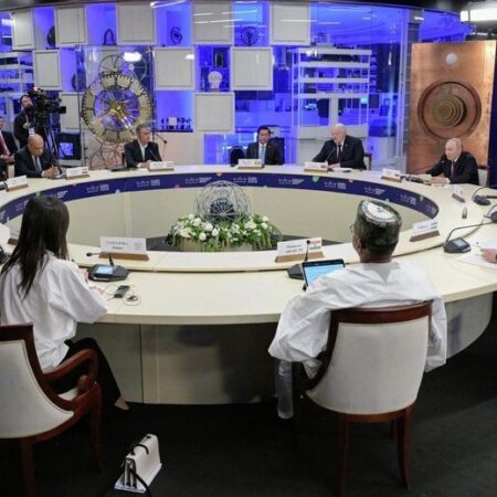 Путин призывает к глобальному сотрудничеству в развитии атомной энергетики