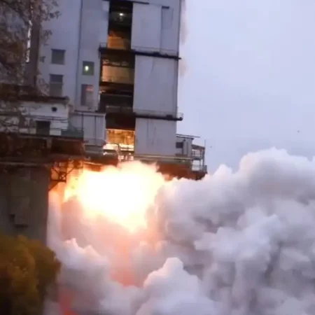 «Роскосмос» успешно протестировал первую ступень новой ракеты «Союз-5»