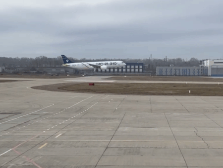 МС-21 совершил успешную посадку в Иркутске после испытательного полета