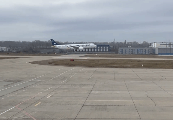 МС-21 совершил успешную посадку в Иркутске после испытательного полета