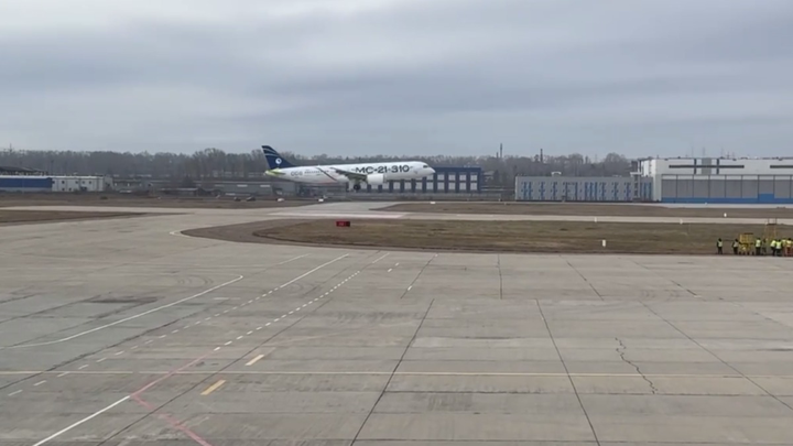 Preview МС-21 совершил успешную посадку в Иркутске после испытательного полета