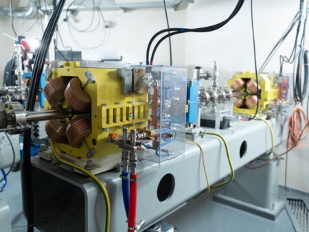 Накопительное кольцо ЦКП СКИФ в Новосибирске получило первый пучок электронов проектной энергии