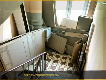 Управляющим компаниям в России планируют расширить полномочия для борьбы с нарушителями порядка в подъездах